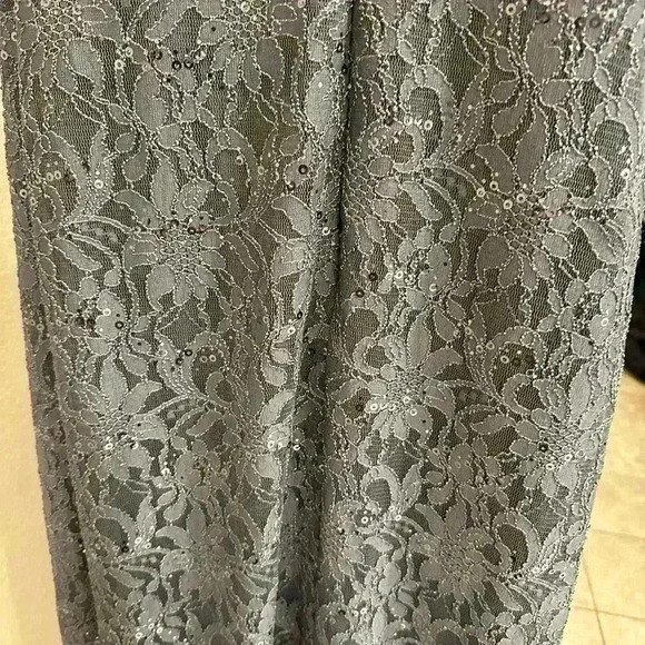 - Bill Levkoff Long Formal Sequin and Lace Bridesmaid, Size 10, Pre-Owned - Picture 8 of 10